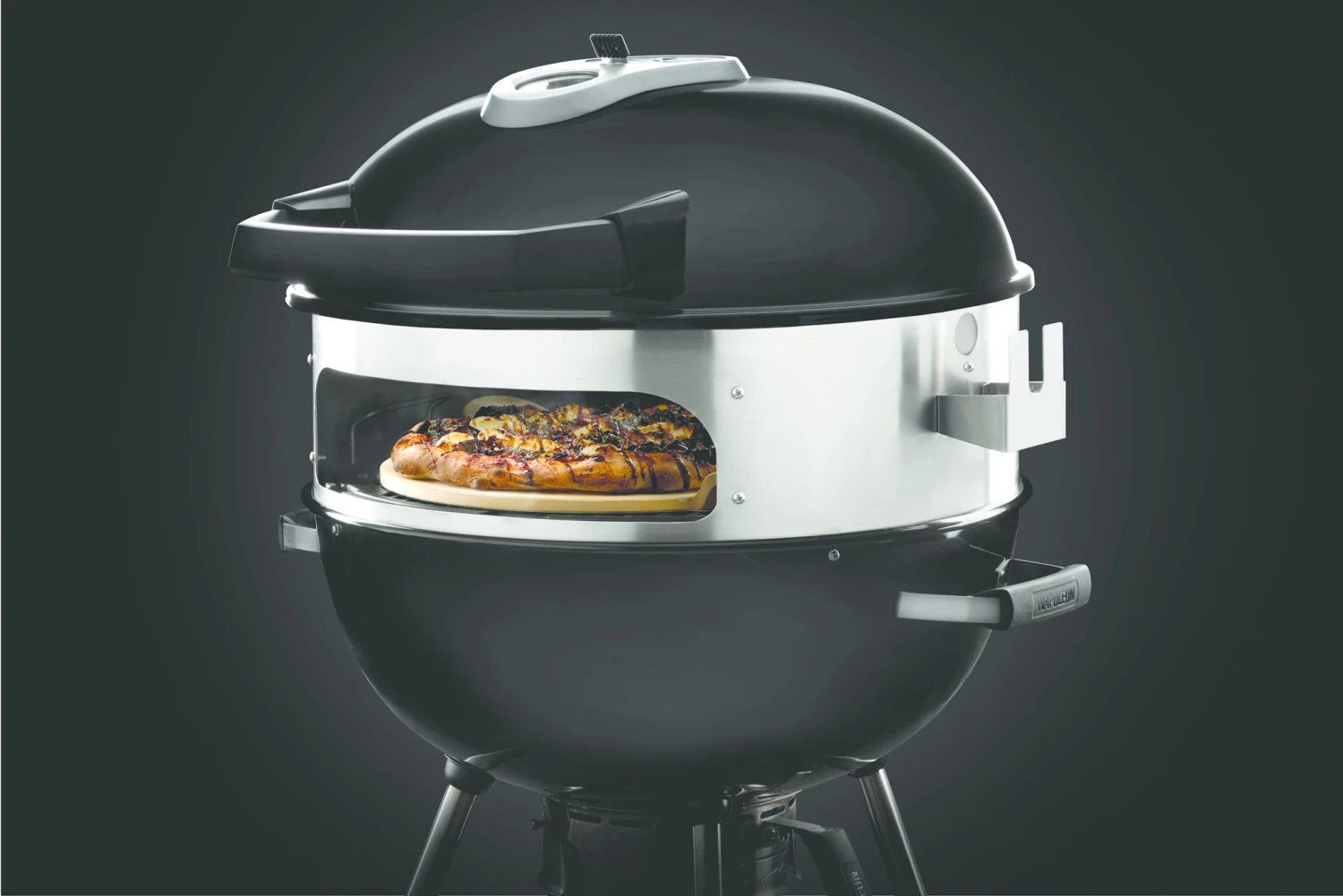 Napoleon Pizzaoven En Draaispit Voor Houtskool Kettle 57cm 2 Napoleon Pizzaoven En Draaispit Voor Houtskool Kettle 57cm - Afbeelding 2